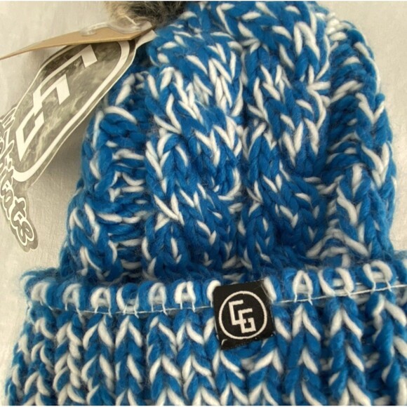 NWT CG Habitats Hat Women OS Snow Bunny Knitted Blue White Beanie Faux Fux Pom - Picture 5 of 8